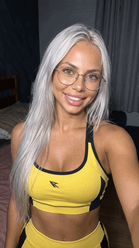 Exemplo visual de Demonstração da Elasticidade do Tecido da Blusa Selfie UGC